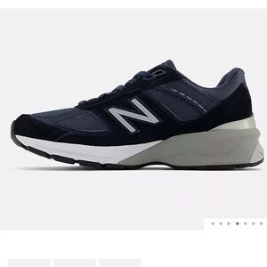 NWT Women’s New Balance MADE in USA 990v5 Core in Navy. Size 11 1/2 Narrow